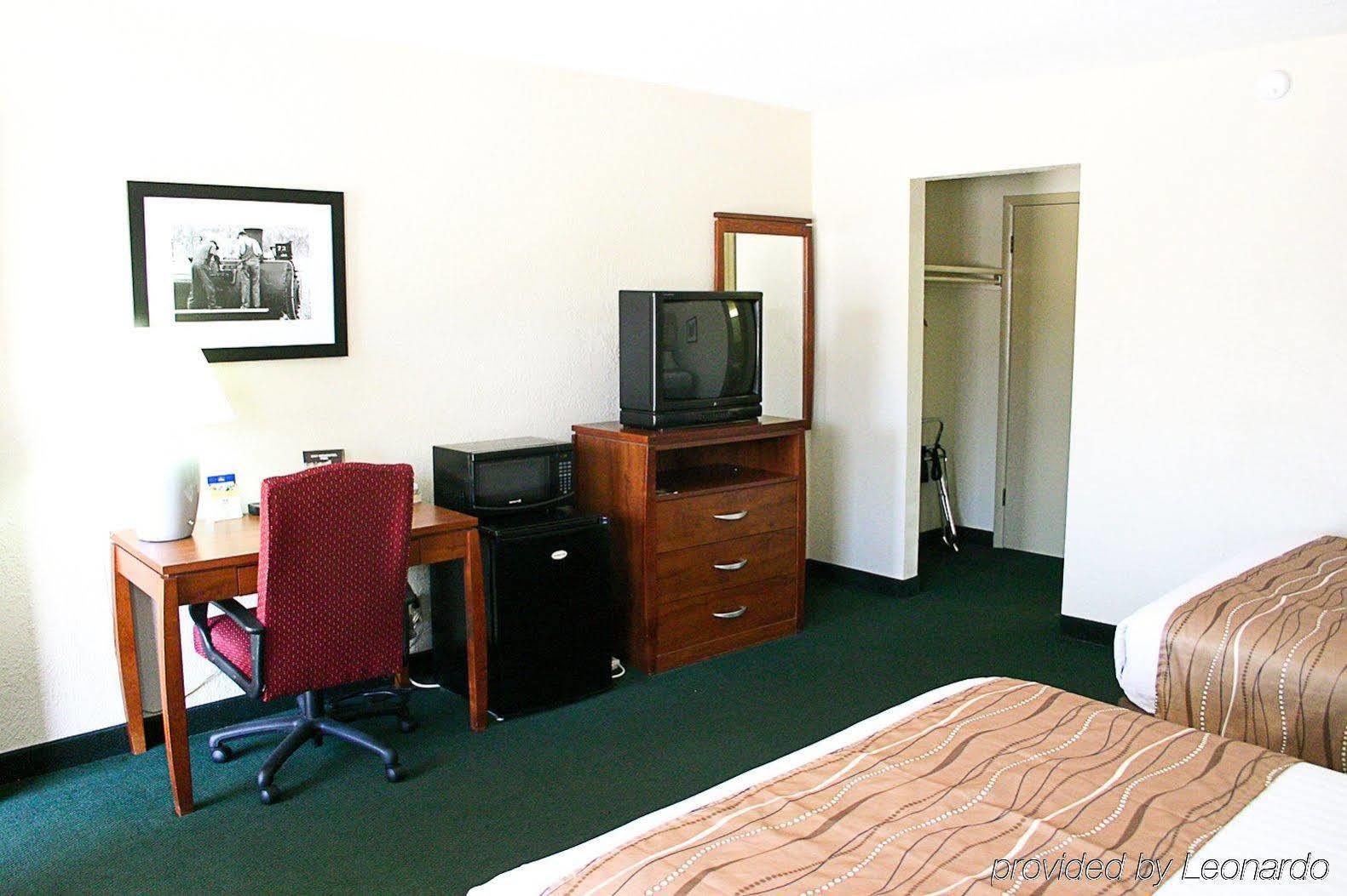 Best Western Hospitality House Emporia Exterior foto
