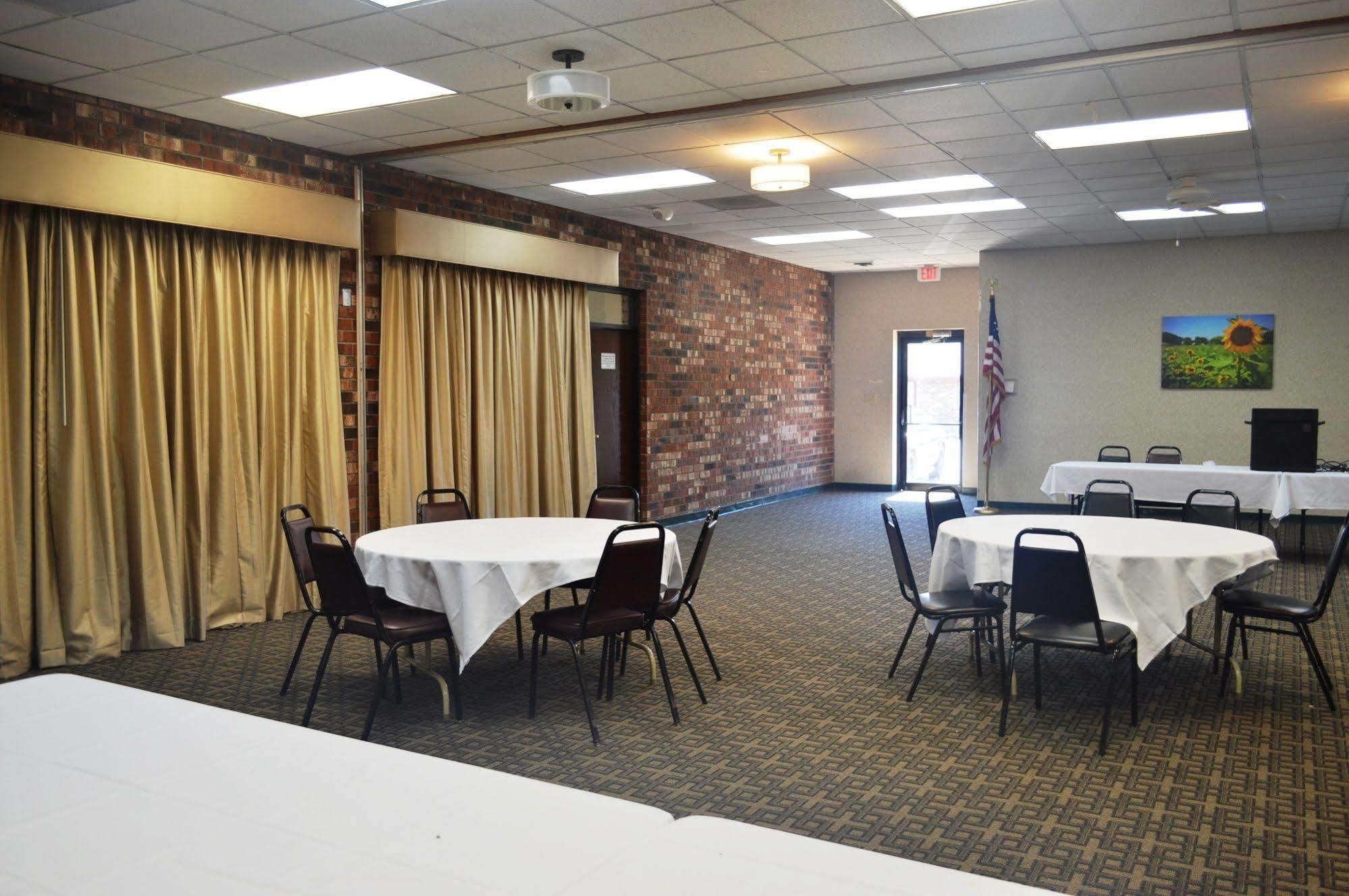 Best Western Hospitality House Emporia Exterior foto
